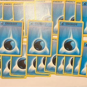 (Lot of 25 CARDS) Water Energy Pokemon Card Blue 106/109. 102/102